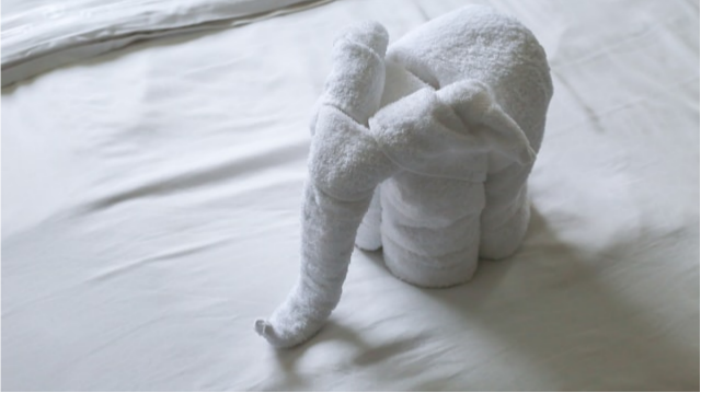 酒店续住清洁与退房清洁：区别与实操指南