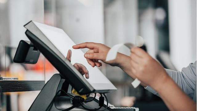 โรงแรมจะขอรับใบเสร็จจาก Booking.com ได้อย่างไร